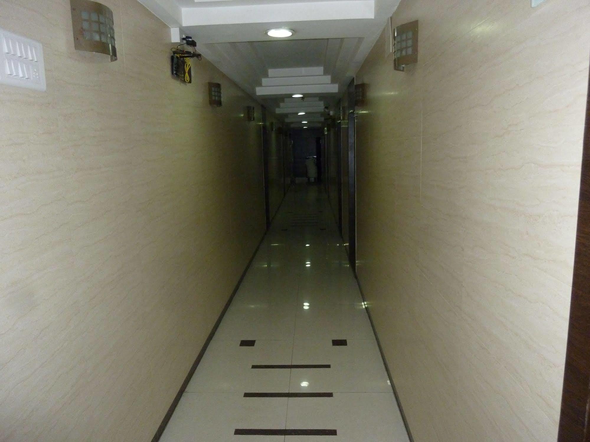 Hotel Regal Palace Mumbai Exterior photo