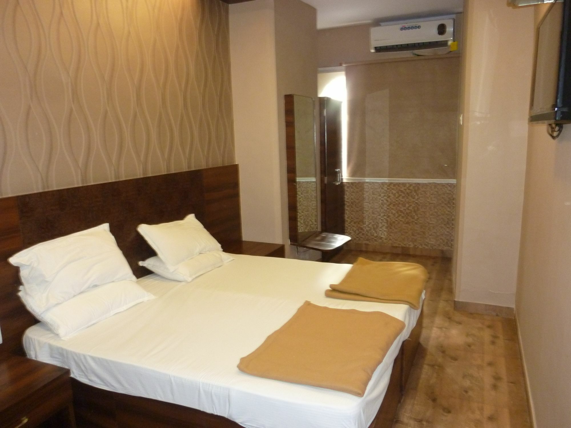 Hotel Regal Palace Mumbai Exterior photo